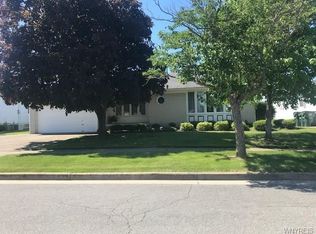 253 Wayside Dr, Depew, NY