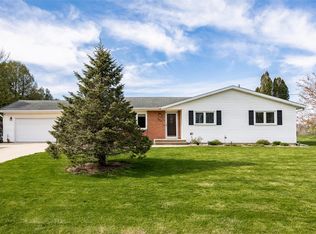 103 Crescent Dr, Monticello, IA 52310