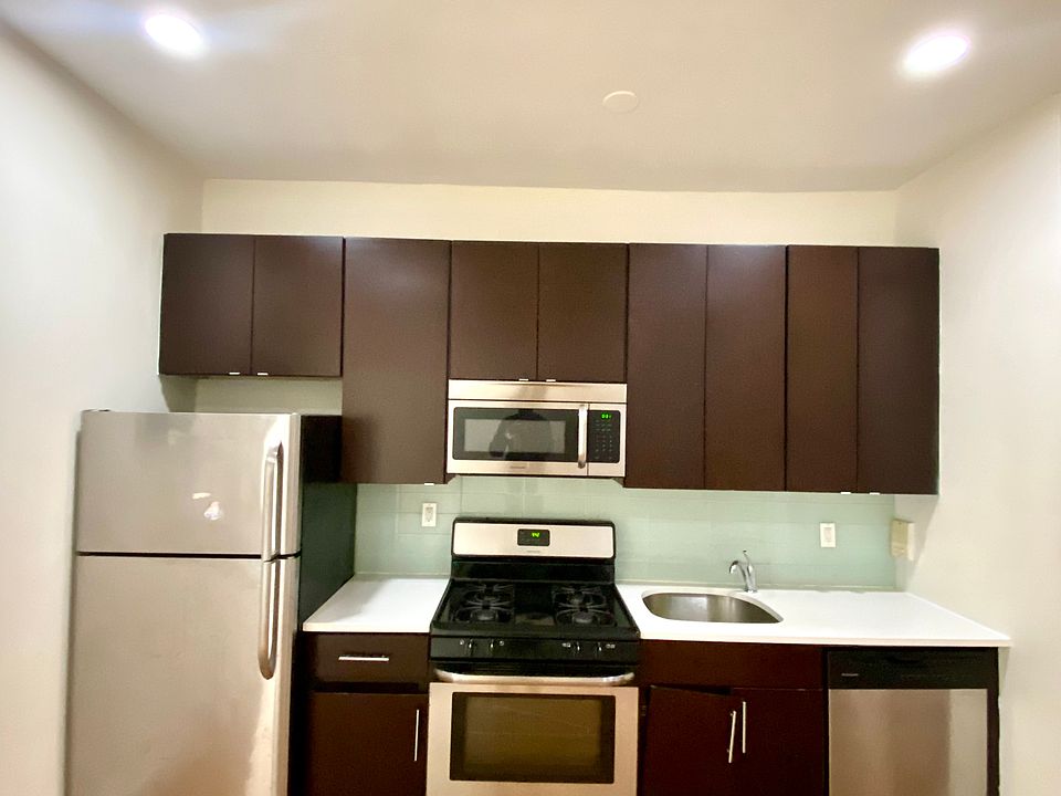 2nd image of 943 Columbus Ave APT 3C