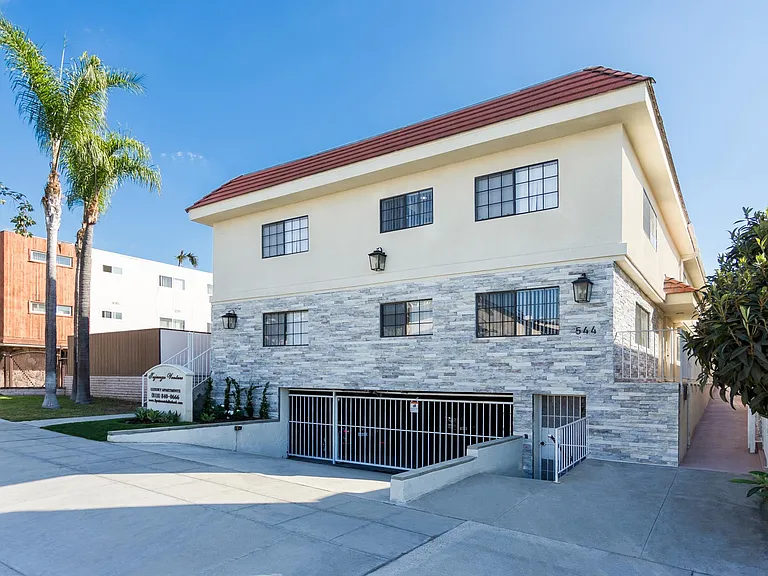 544 E Tujunga Ave #204 — Photo 1