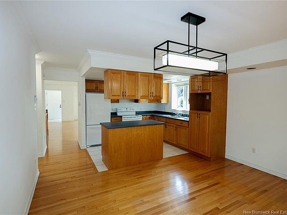 5th image of 23 Katherine Ln