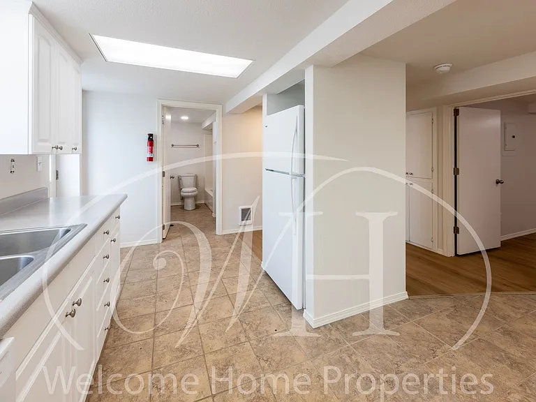 37 NW Evans Ave — Photo 5