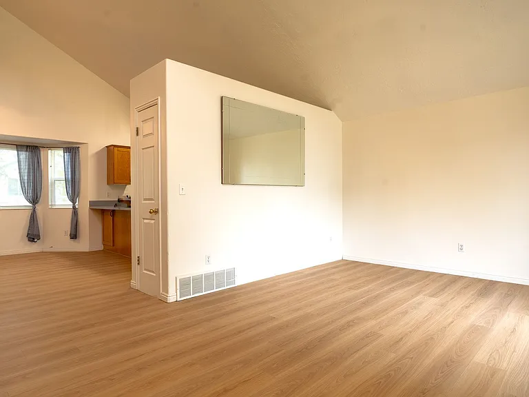 1007 N 525 W — Photo 5