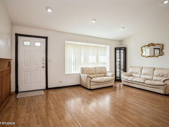 2nd image of 1808 Sequoia Dr