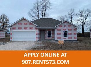 907 S Central St, Centralia, MO 65240