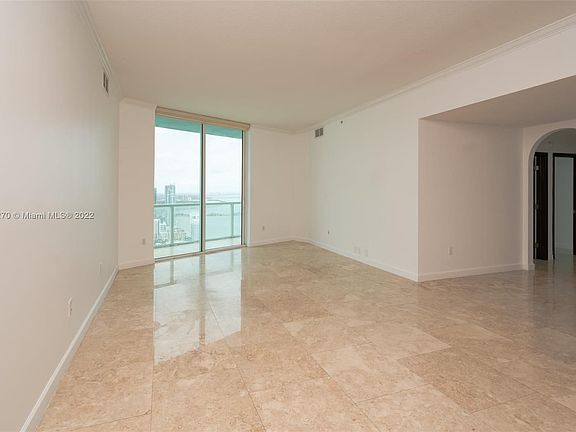 4th image of 1900 N Bayshore Dr APT 4904