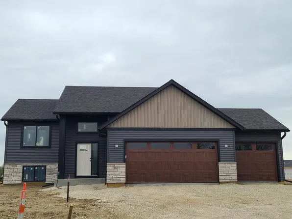 907 13th St NW, Kasson, MN 55944