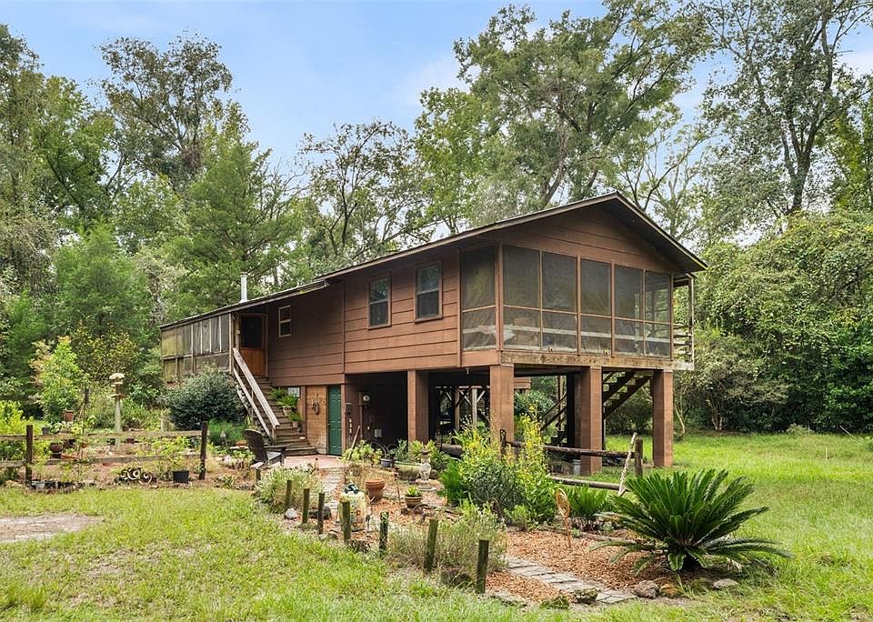 1st image of 568 SW RATTLESNAKE GLEN