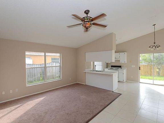 3rd image of 13651 Glasser Ave