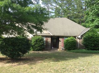 208 Cedar Creek Dr, Opelika, AL 36801