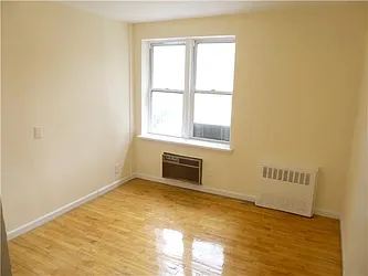 Rented by Siderow Residential Group