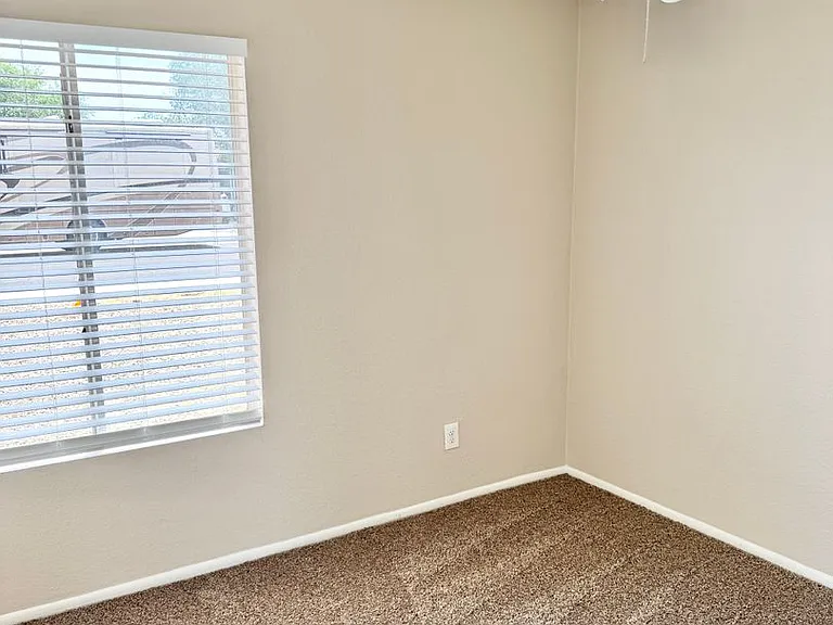 8544 W Lawrence Ln — Photo 21