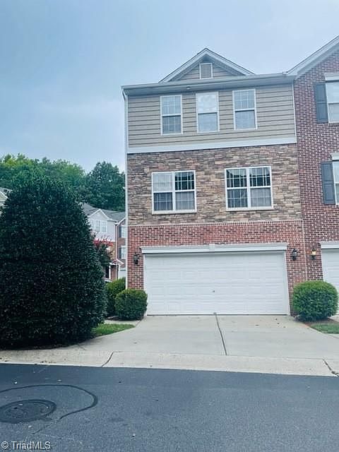 1st image of 25 Ackland Dr