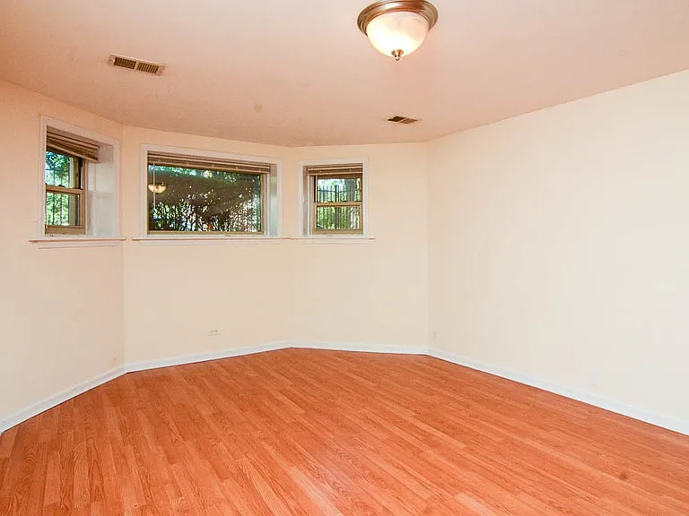 3047 W Logan Blvd #6H — Photo 8