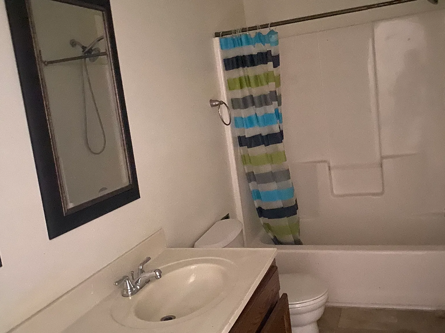 3 bed, $1,300 — Photo 3