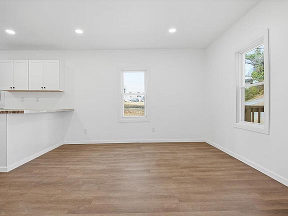 5th image of 1326 Gilmer Ave NW