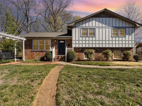 430 Stratfield Ct, Winston Salem, NC 27104