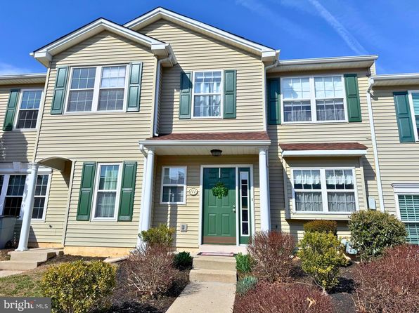 111 Pin Oak Ct, Collegeville, PA 19426