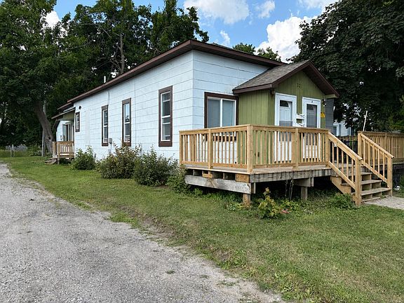 2nd image of 321 Dresser St