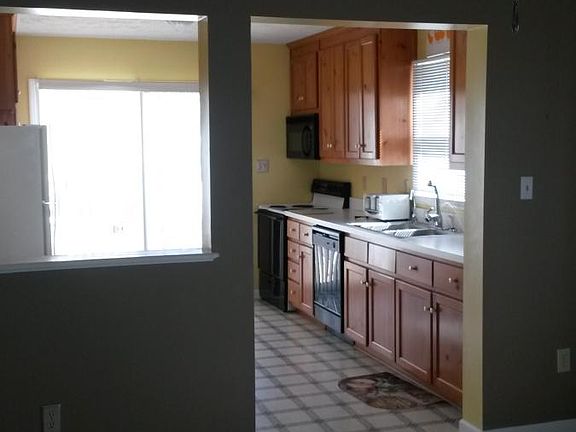 Entrance/Living Rm. looking into Kitchen