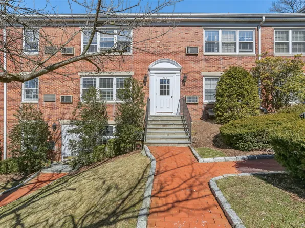 224 Park Street #2, New Canaan, CT 06840