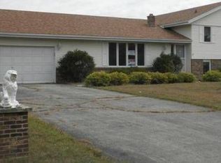 12935 Huntsboro Ln, Roscoe, IL 61073