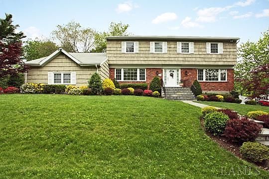 1st image of 2 Old Farm Cir