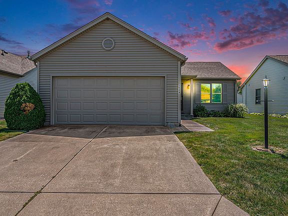 2nd image of 1524 Clover Creek Ln