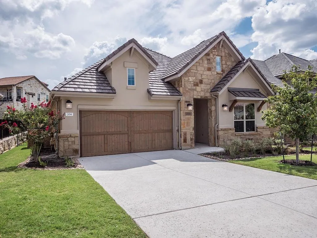 4 bed, 3.0 bath, 2143 sqft, $4,100 — Photo 2