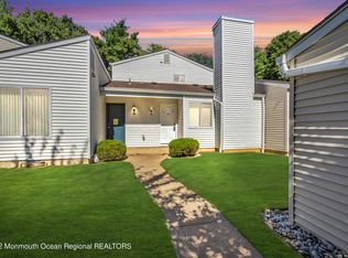 32 Woodmere Ct, Freehold, NJ 07728