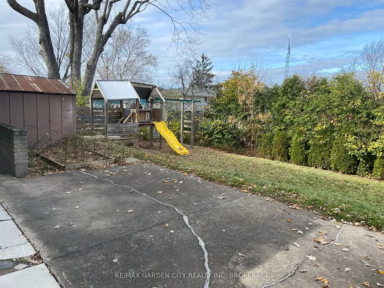 9 Stonegate Dr #LOWER — Photo 11