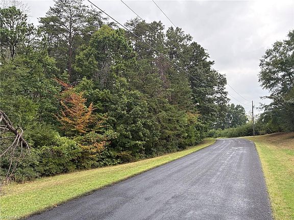 2nd image of 550 Van Buren Rd