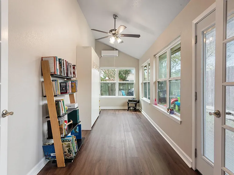 2907 Broadmoor Dr — Photo 10