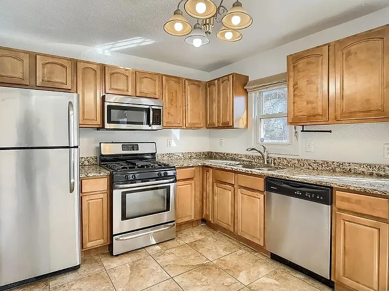 3828 W Kentucky Ave — Photo 4