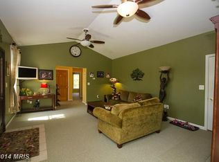 934 Hammonds Ln, Baltimore, MD 21225