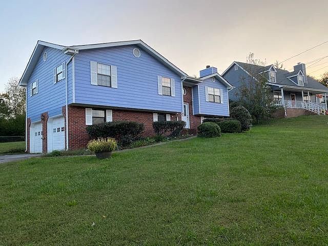 1st image of 302 Leona Dr