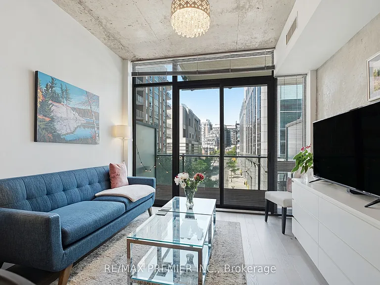 25 Stafford St #407 — Photo 32