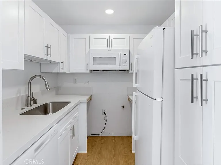 4406 Cahuenga Blvd #109 — Photo 4