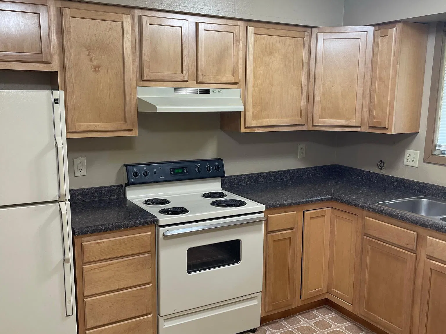 118 N Johnson St — Photo 2
