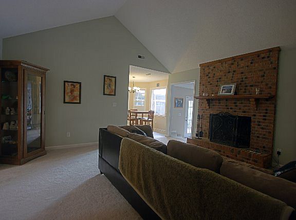 4th image of 3055 Joyce St