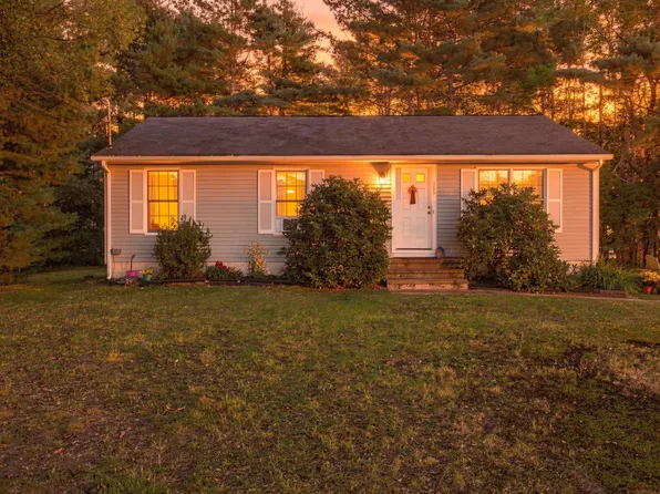 306 South St, Douglas, MA 01516