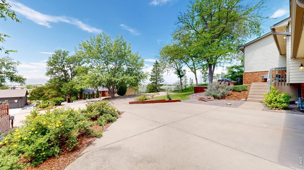 3924 La Mesa Dr