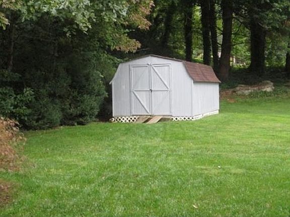 5th image of 916 Glademill Dr