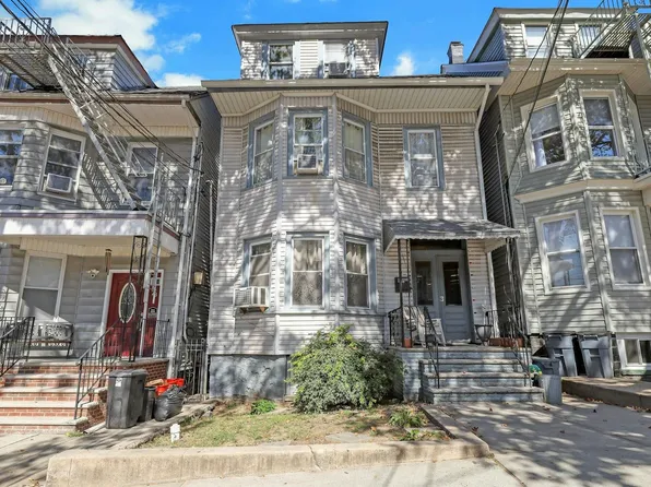 46 Highwood Terrace image 2 of 30