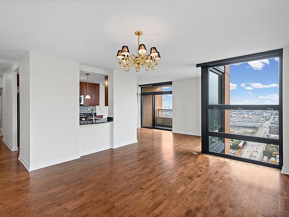 4th image of 1160 S Michigan Ave APT 3703