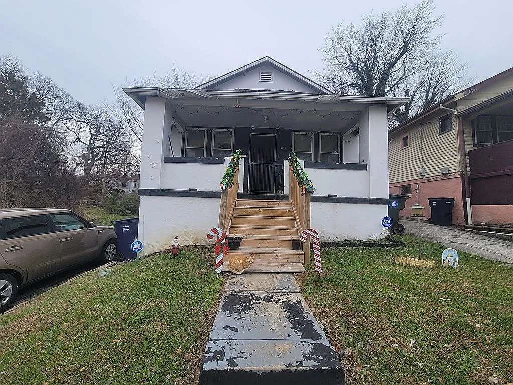 6216 Lorraine Ave photo 1