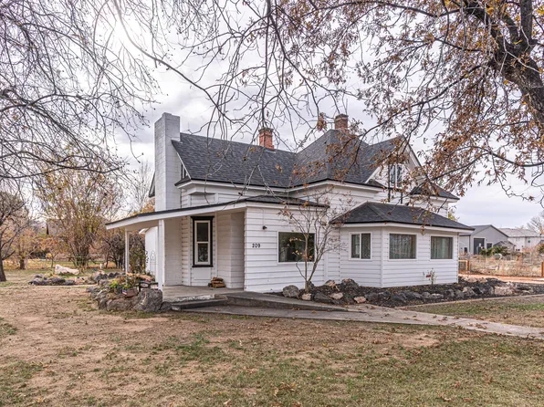 209 W 200 S, Hurricane, UT 84737