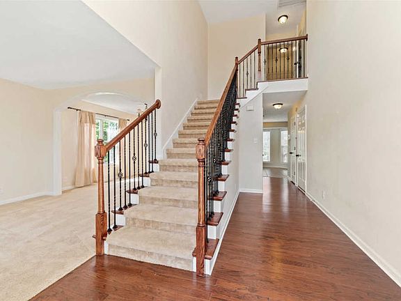 2nd image of 1592 Apache Way