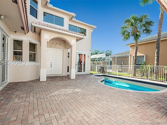 4th image of 1588 NW 171st Ave