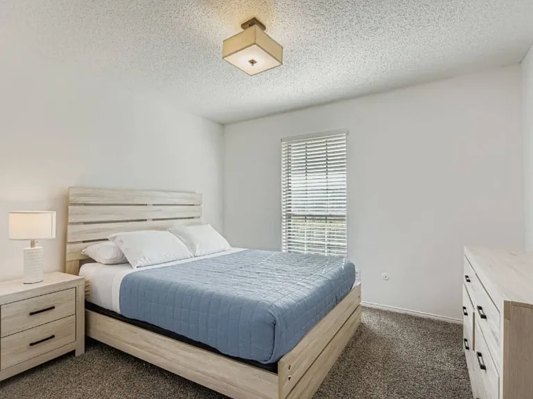 1711 Windsong Trl — Photo 16